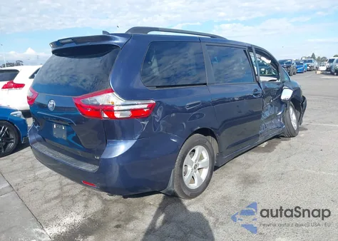 2020 Toyota Sienna Le z USA, uszkodzony, nr VIN 5TDKZ3DC4LS075208